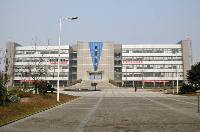 成都铁路学校：现代铁路技术前沿的探索者